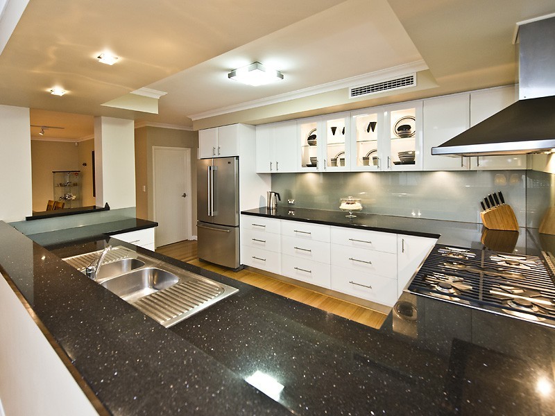 6 Illawarra Crescent, Canning Vale WA 6155