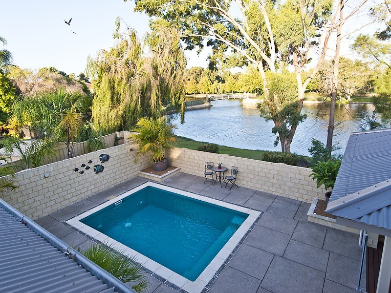 6 Illawarra Crescent, Canning Vale WA 6155