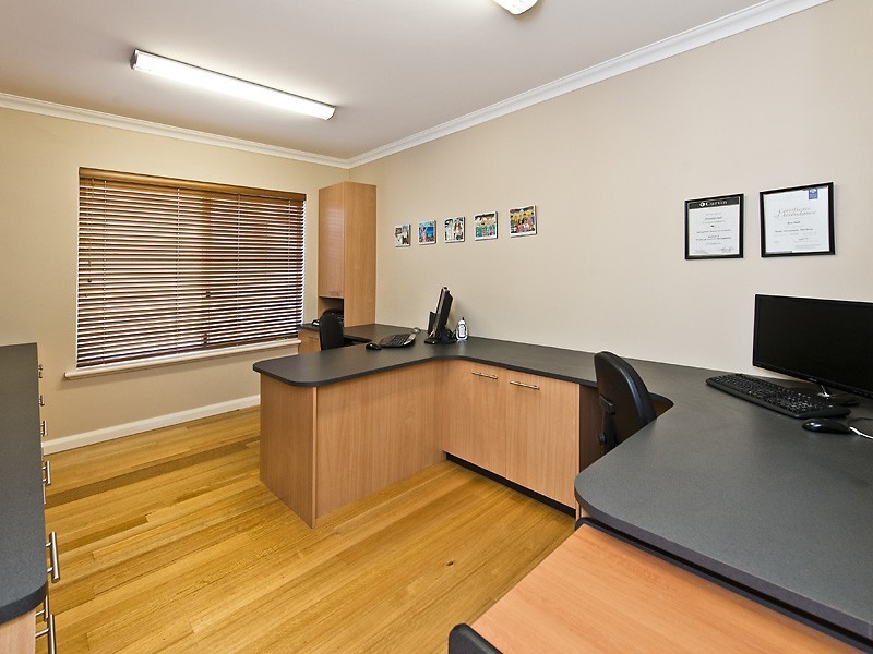 6 Illawarra Crescent, Canning Vale WA 6155