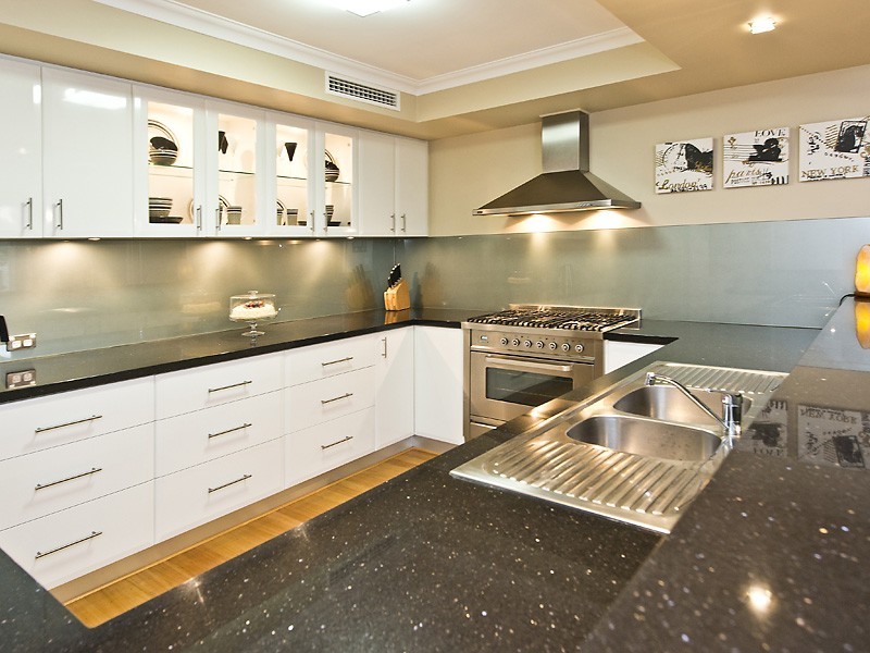 6 Illawarra Crescent, Canning Vale WA 6155