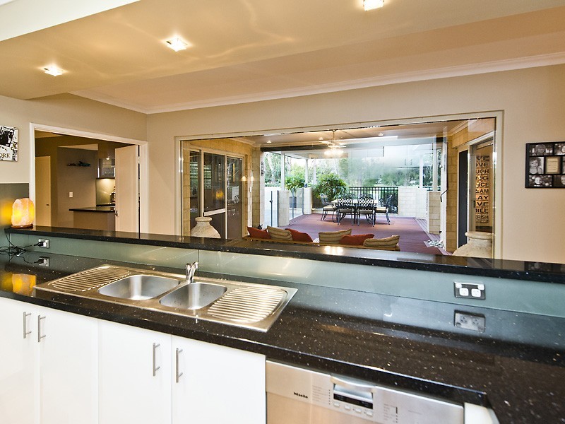 6 Illawarra Crescent, Canning Vale WA 6155