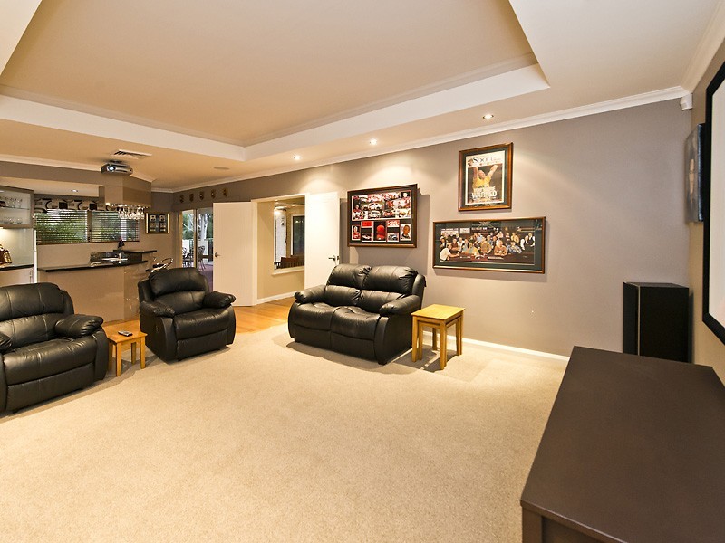 6 Illawarra Crescent, Canning Vale WA 6155