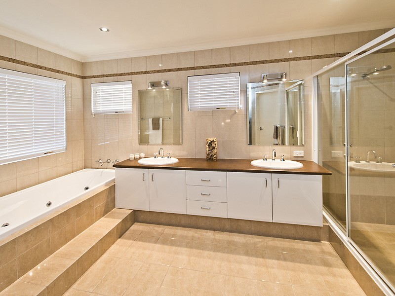 6 Illawarra Crescent, Canning Vale WA 6155