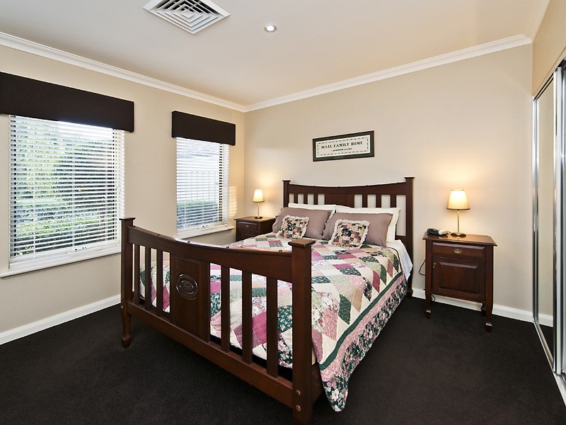 6 Illawarra Crescent, Canning Vale WA 6155