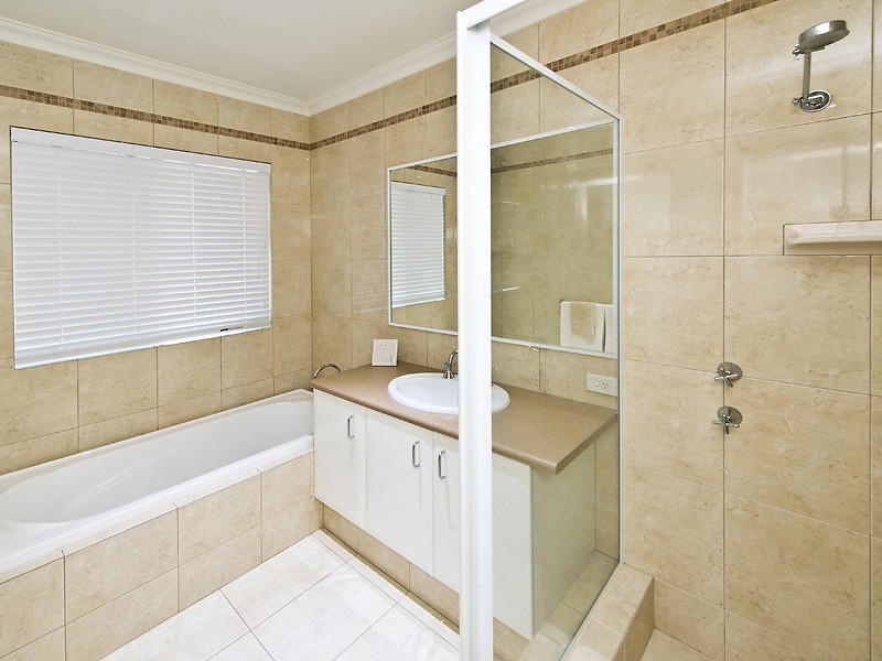 6 Illawarra Crescent, Canning Vale WA 6155