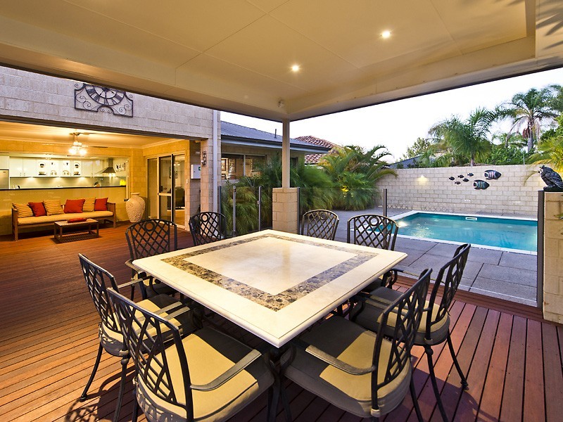 6 Illawarra Crescent, Canning Vale WA 6155