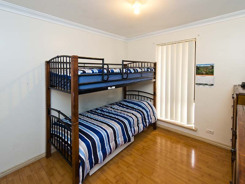 2 Lowan Street, Thornlie WA 6108