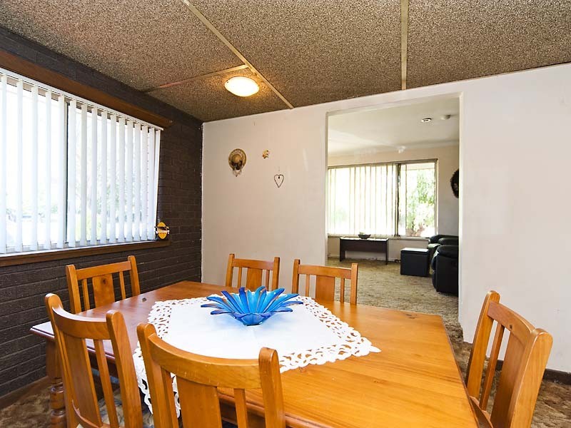 21 Mereworth Road, Thornlie WA 6108