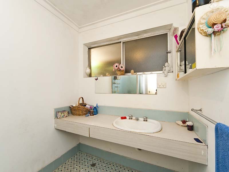 21 Mereworth Road, Thornlie WA 6108