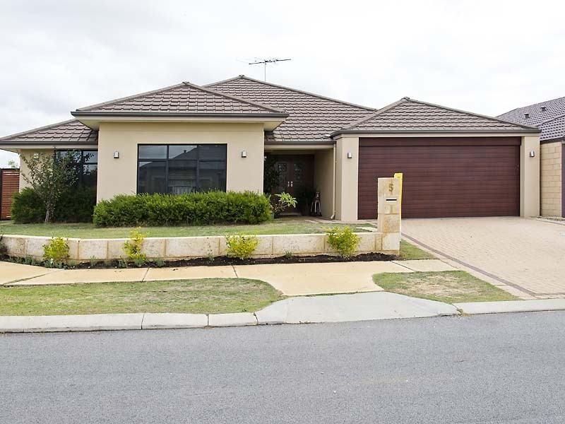 5 Magdalen Loop, Piara Waters WA 6112