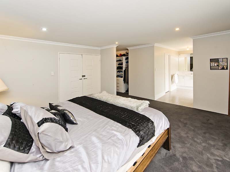 5 Magdalen Loop, Piara Waters WA 6112