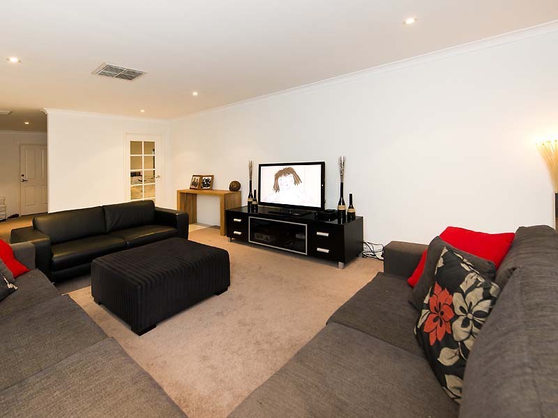 12 Kersley Loop, Harrisdale WA 6112