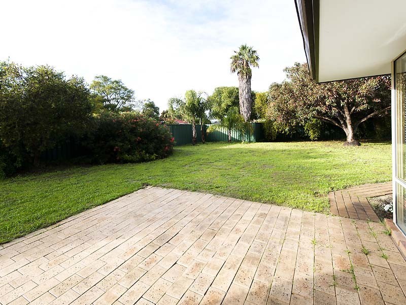 9 Windmill Drive, Bibra Lake WA 6163