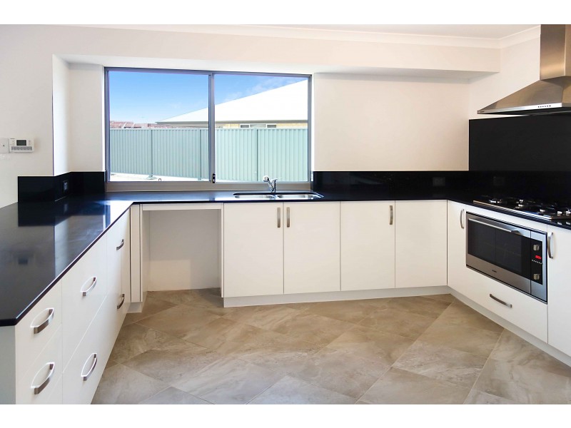 3 Sandstone Promenade, Harrisdale WA 6112
