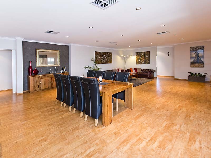 8 Blarney Place, Canning Vale WA 6155