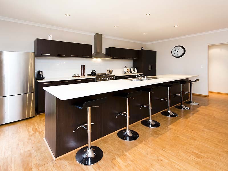 8 Blarney Place, Canning Vale WA 6155