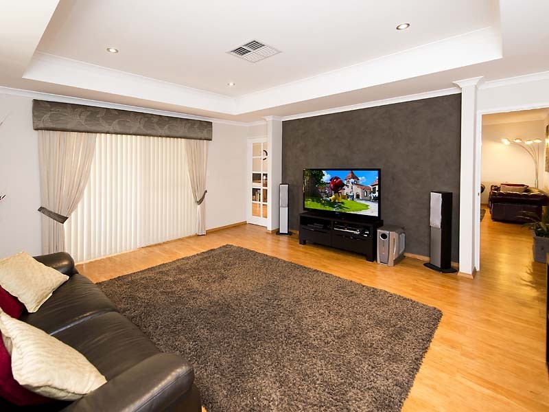 8 Blarney Place, Canning Vale WA 6155