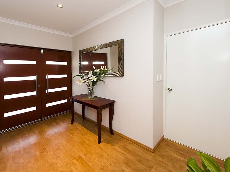 8 Blarney Place, Canning Vale WA 6155