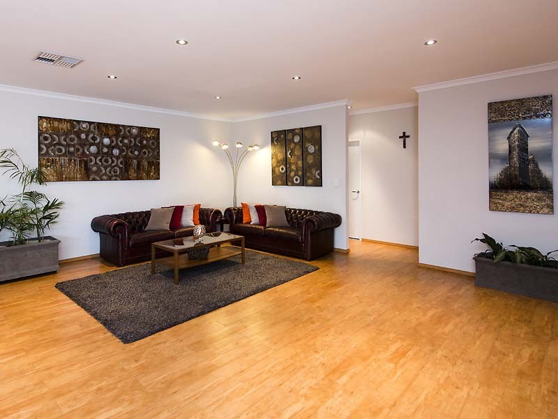 8 Blarney Place, Canning Vale WA 6155