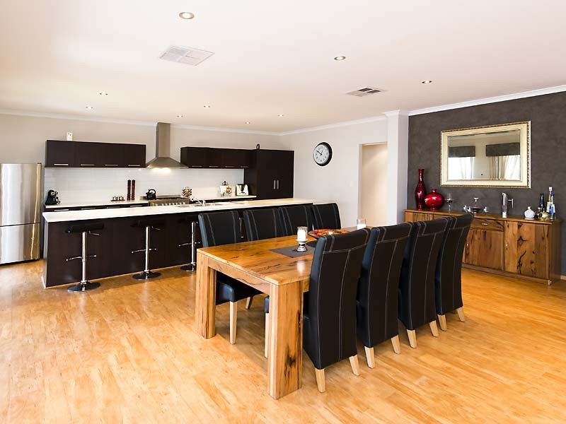 8 Blarney Place, Canning Vale WA 6155