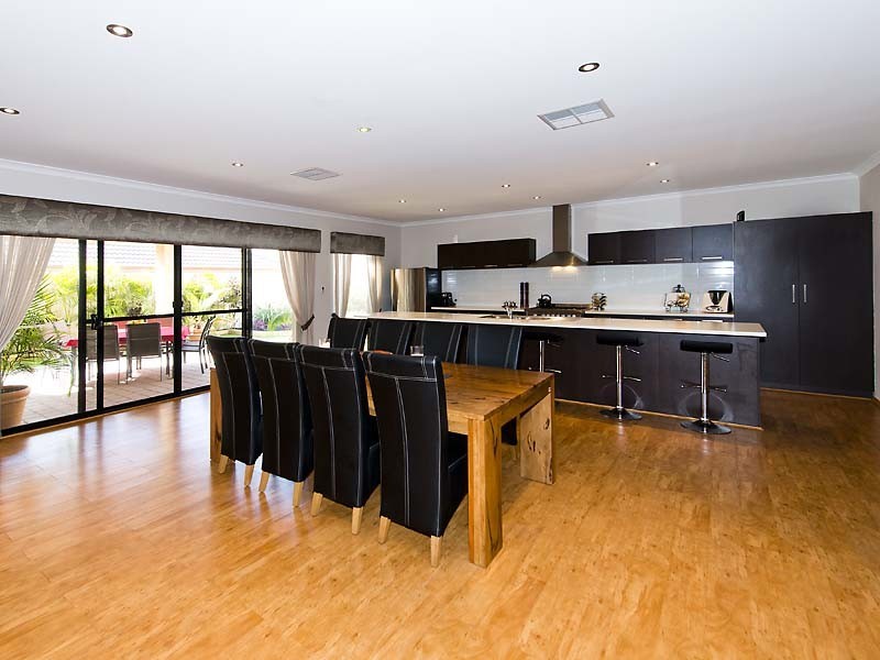 8 Blarney Place, Canning Vale WA 6155