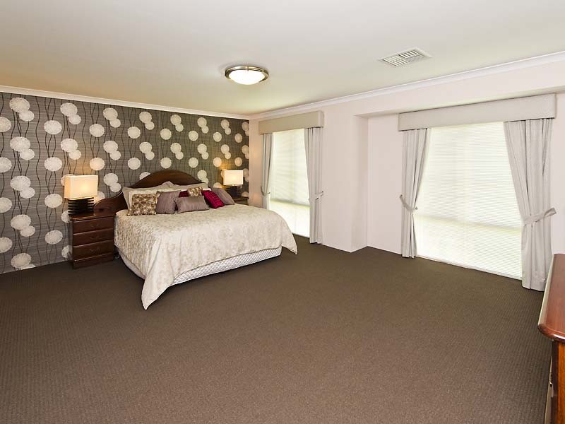 8 Blarney Place, Canning Vale WA 6155