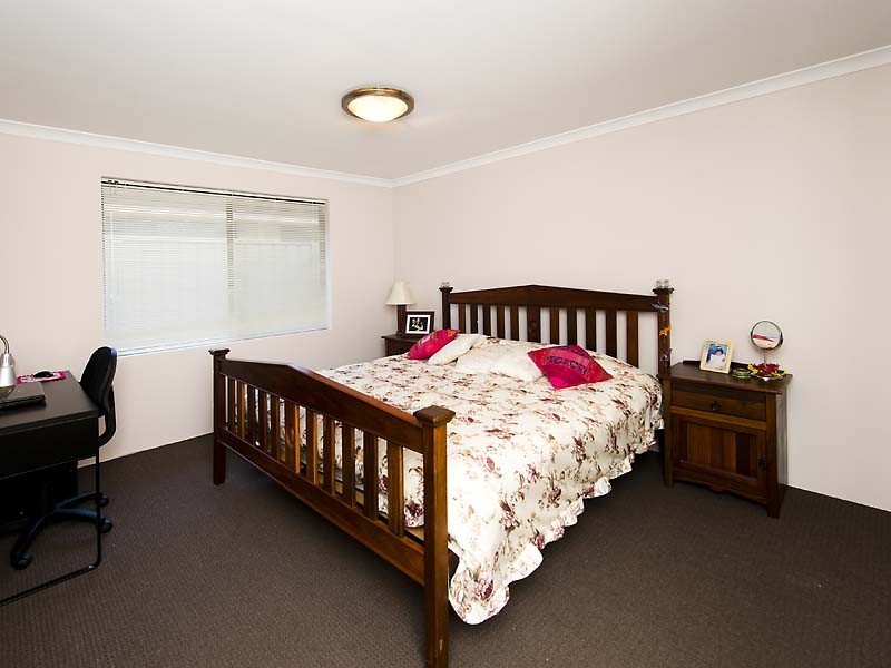 8 Blarney Place, Canning Vale WA 6155