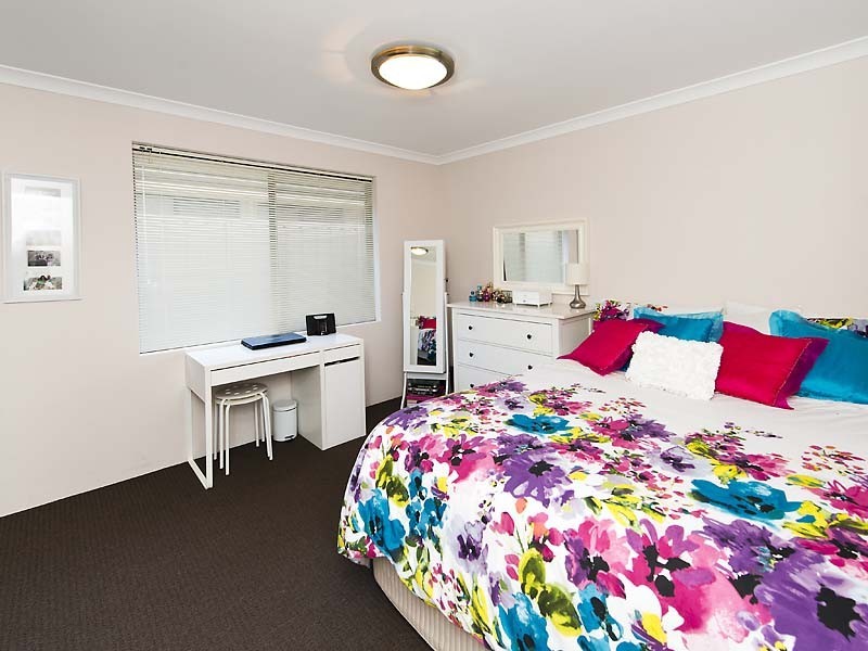 8 Blarney Place, Canning Vale WA 6155