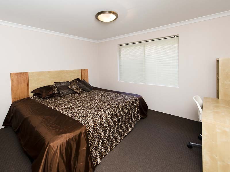 8 Blarney Place, Canning Vale WA 6155