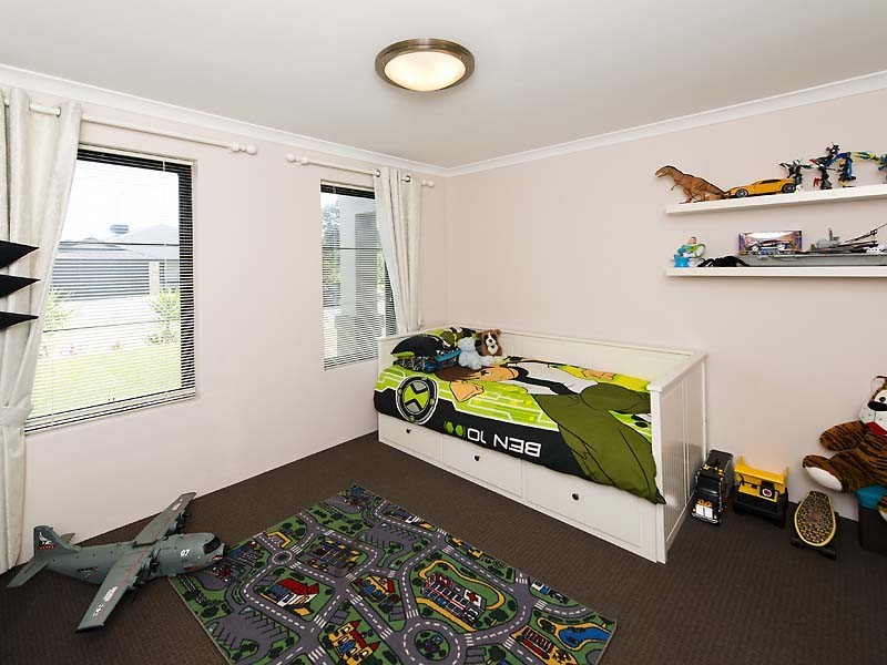 8 Blarney Place, Canning Vale WA 6155