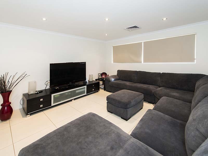 8 Amalfi Way, Canning Vale WA 6155