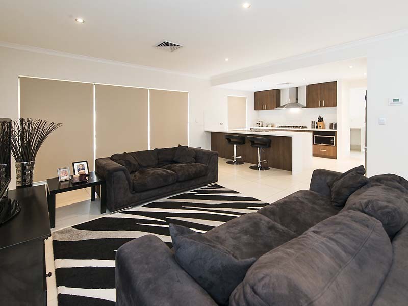 8 Amalfi Way, Canning Vale WA 6155