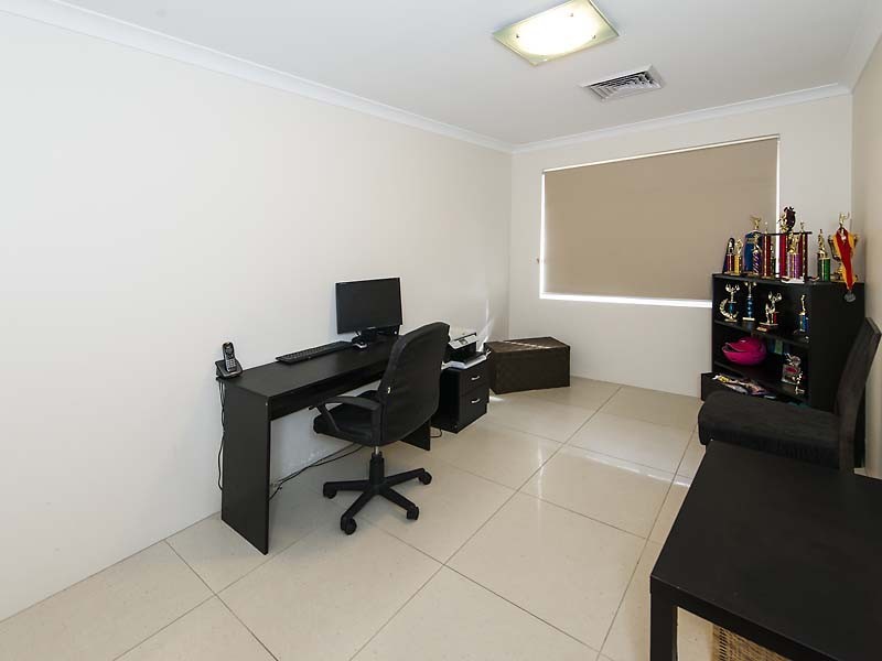 8 Amalfi Way, Canning Vale WA 6155