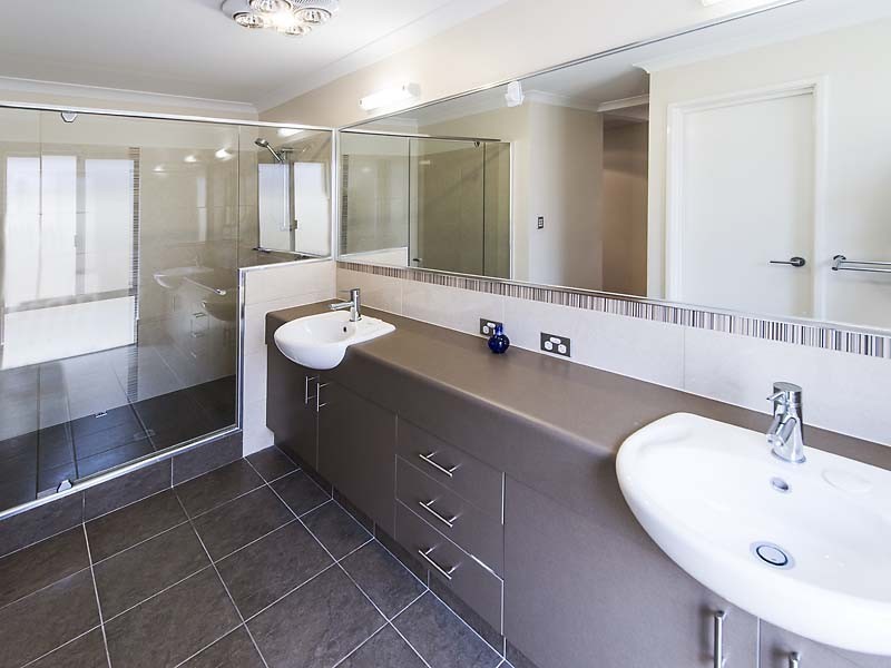 8 Amalfi Way, Canning Vale WA 6155