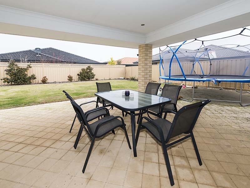 8 Amalfi Way, Canning Vale WA 6155