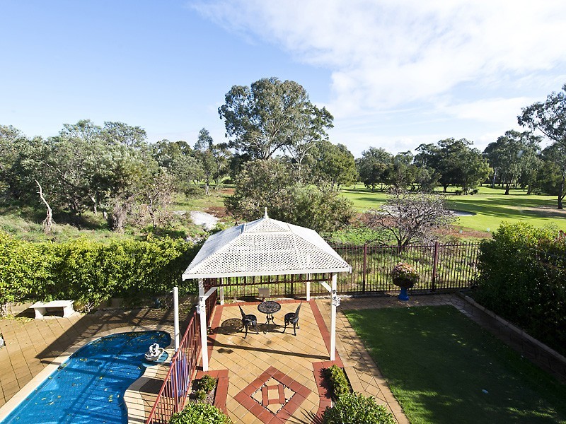 27 Rufford Lane, Canning Vale WA 6155