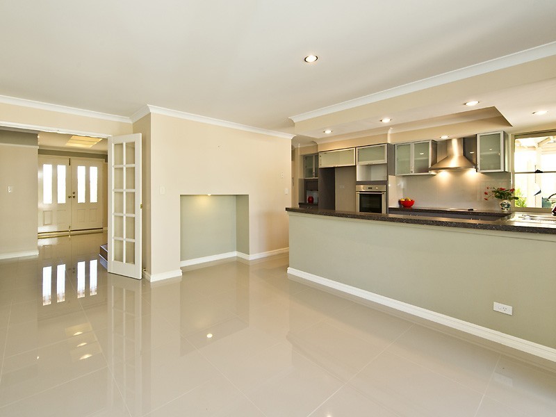 27 Rufford Lane, Canning Vale WA 6155