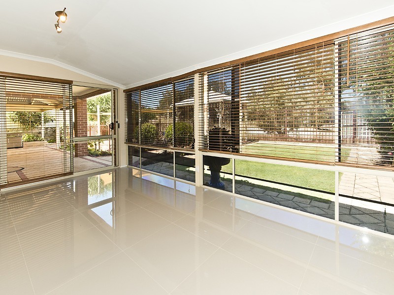 27 Rufford Lane, Canning Vale WA 6155