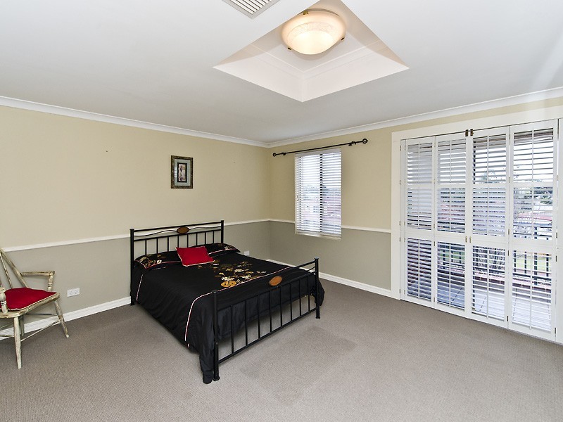 27 Rufford Lane, Canning Vale WA 6155