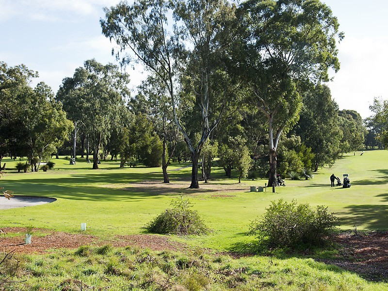 27 Rufford Lane, Canning Vale WA 6155