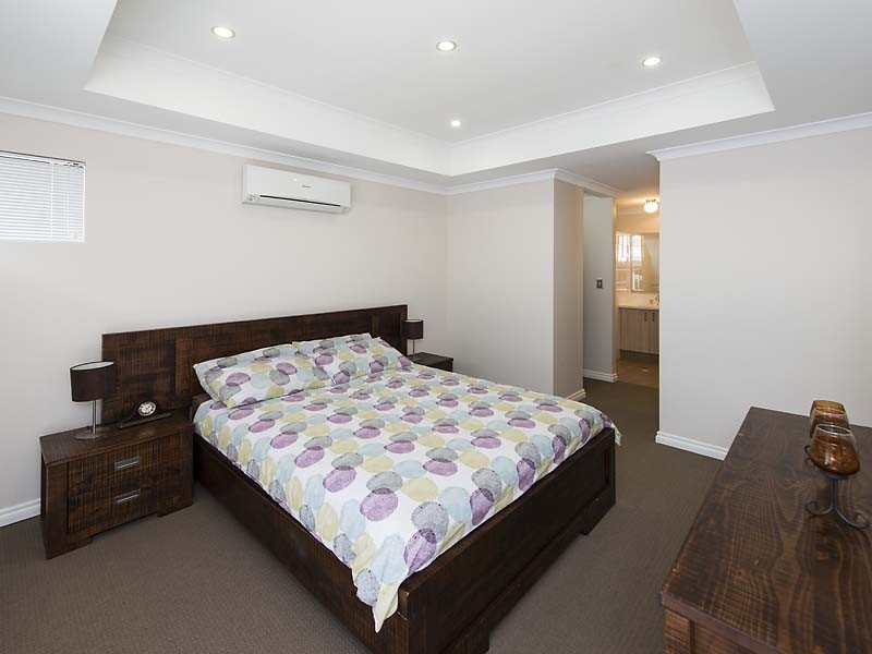 5 Barton Loop, Piara Waters WA 6112