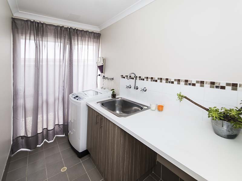 5 Barton Loop, Piara Waters WA 6112