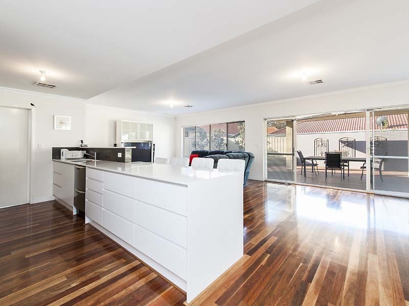 11 Amalfi Way, Canning Vale WA 6155