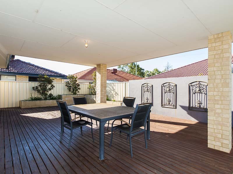 11 Amalfi Way, Canning Vale WA 6155