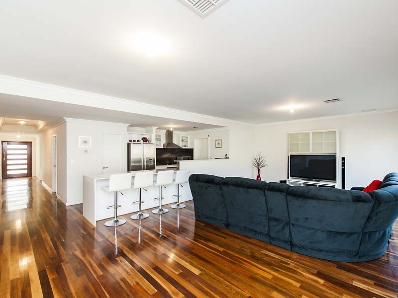 11 Amalfi Way, Canning Vale WA 6155