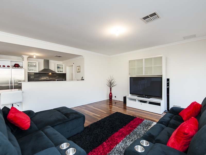 11 Amalfi Way, Canning Vale WA 6155