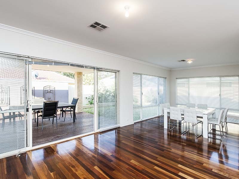 11 Amalfi Way, Canning Vale WA 6155