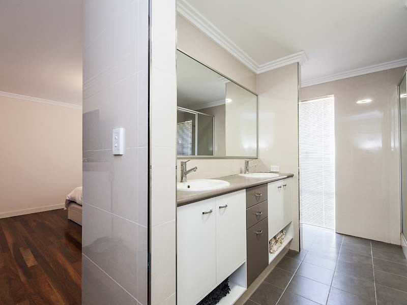 11 Amalfi Way, Canning Vale WA 6155