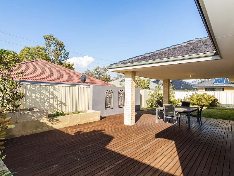 11 Amalfi Way, Canning Vale WA 6155