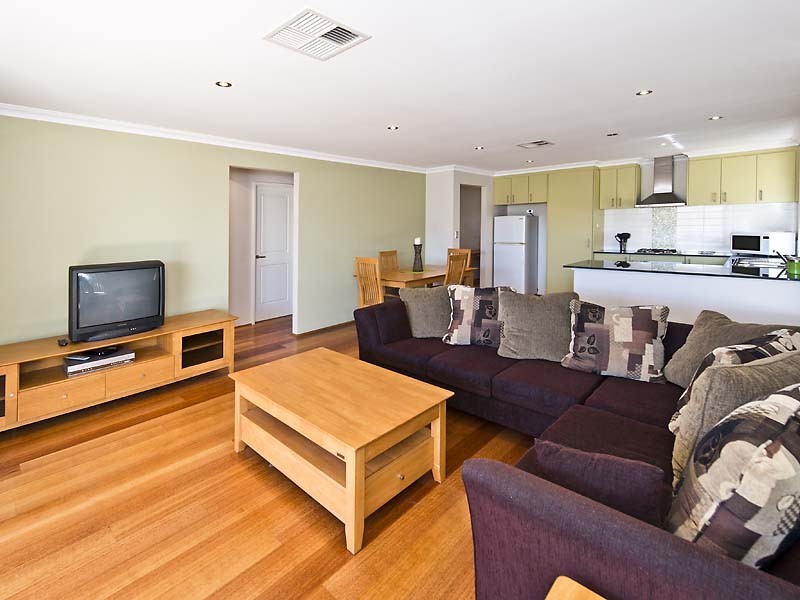 12 Carnation Street, Canning Vale WA 6155